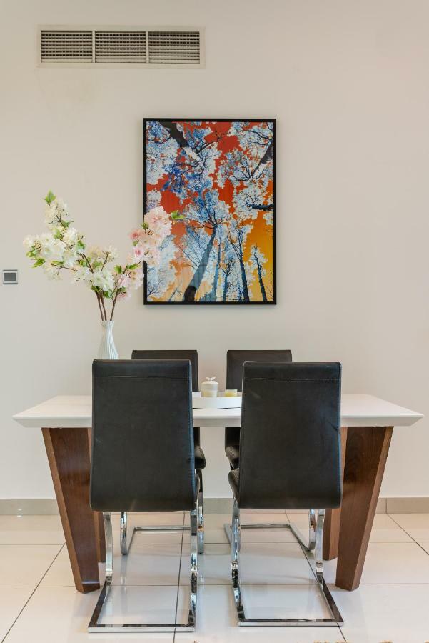 One Perfect - Marina Pinnacle Apartment