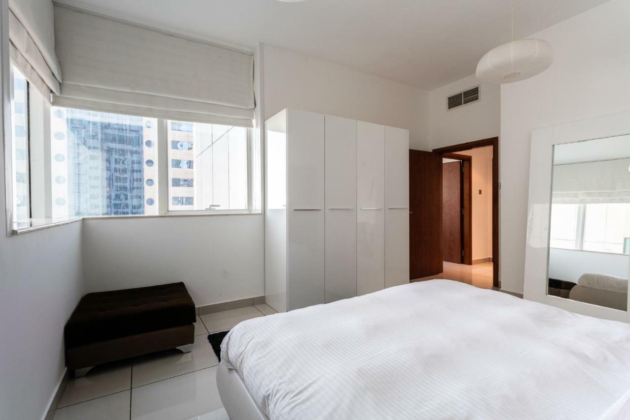 One Perfect - Marina Pinnacle Apartment