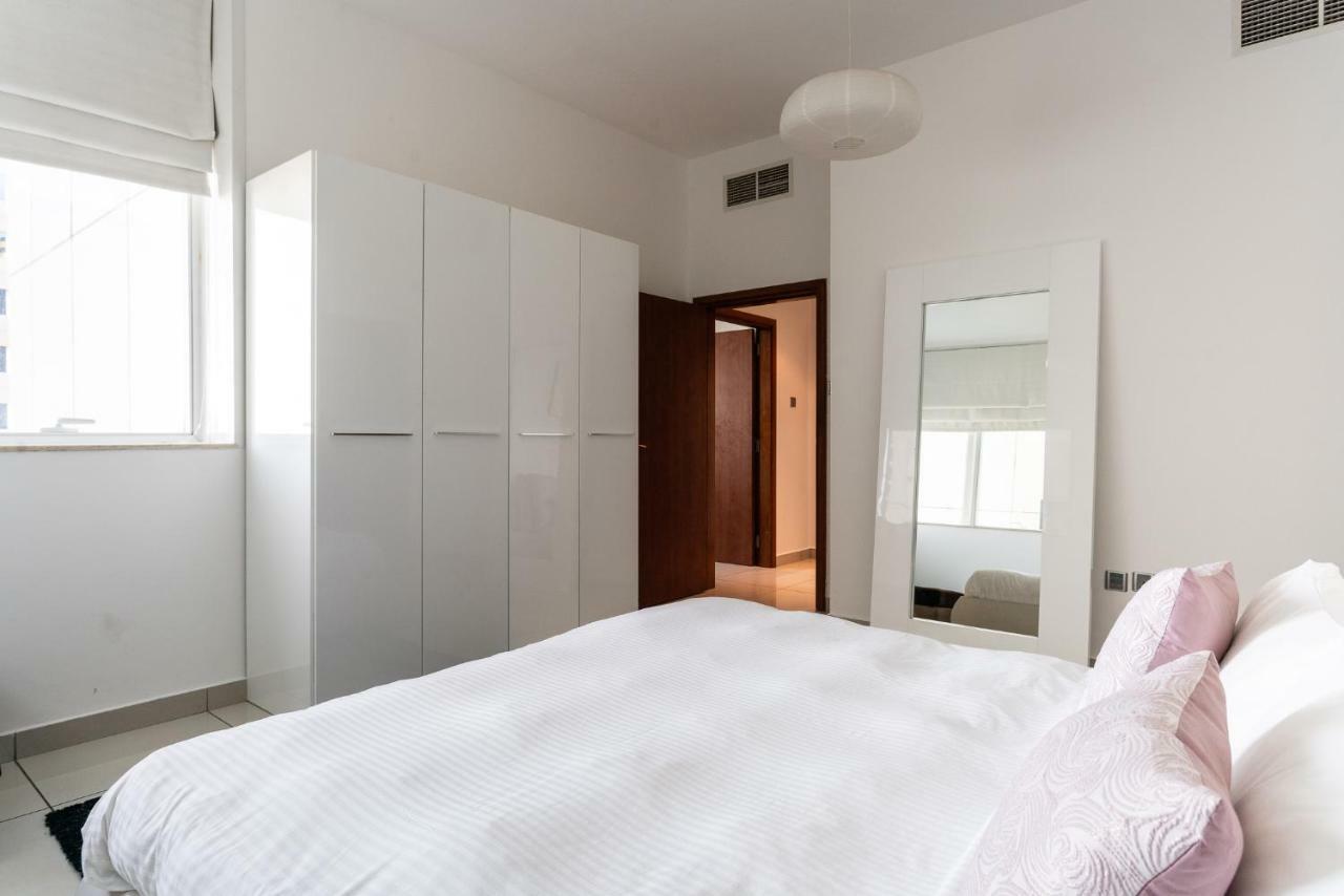One Perfect - Marina Pinnacle Apartment